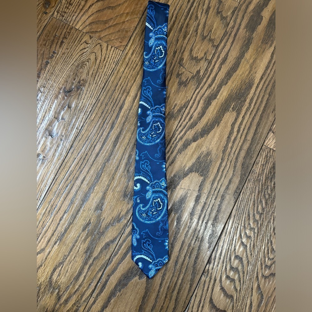 Nick Graham - Blue Paisley Neck Tie - Picture 2 of 3